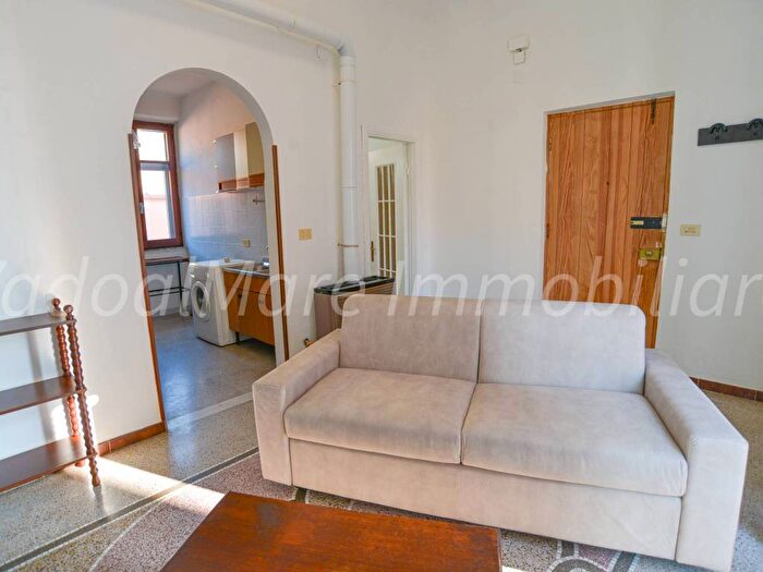 Appartamento trilocale in affitto in Via Madonnetta, Vado Centro, Vado Ligure