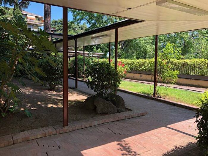Appartamento quadrilocale in affitto in Via Beato Battista Spagnoli, Mostacciano, Roma