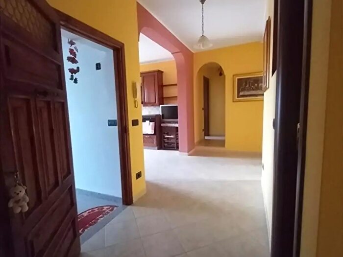 Appartamento trilocale in vendita in Cinquefrondi