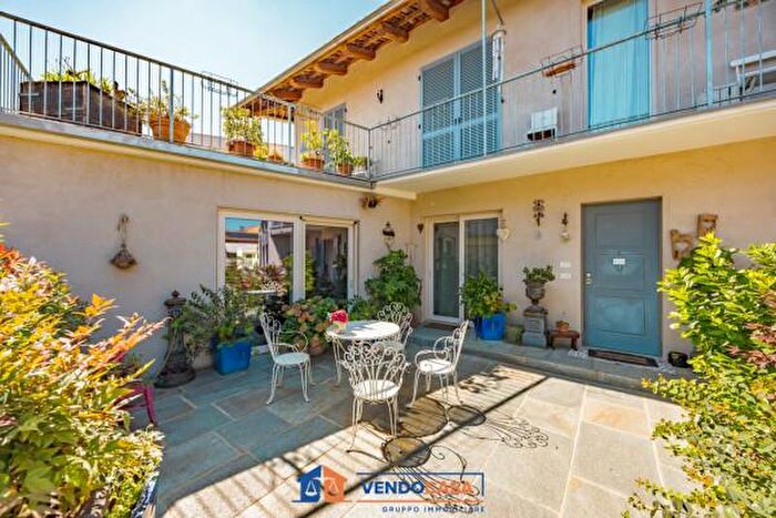 Casa con 6 locali in vendita in Via Davide Calandra, Savigliano