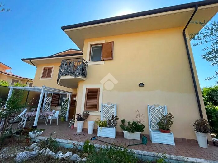 Appartamento trilocale in vendita in Via Via Leonardo da Vinci, Piedimonte San Germano