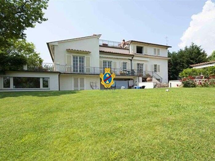 Casa con 6 locali in affitto in Salviatino San Domenico, Firenze