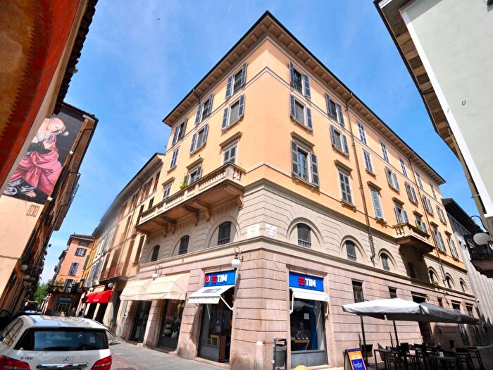 Appartamento bilocale in affitto in Via Benedetto Cairoli, Centro Storico, Novara