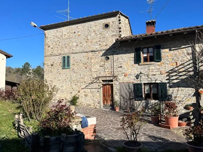 Casa con 6 locali in vendita in Via Il Cerro, Caprese Michelangelo