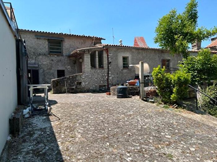 Casa con 6 locali in vendita in Località La Valle, Trevi