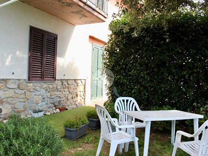 Casa quadrilocale in vendita in Via della Collina, Vernio