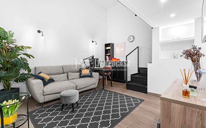 Appartamento trilocale in vendita in Via Ruggero Bonghi, Milano