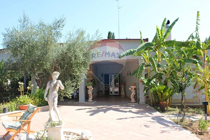 Casa con 6 locali in vendita in Contrada Fratta a, Bitetto