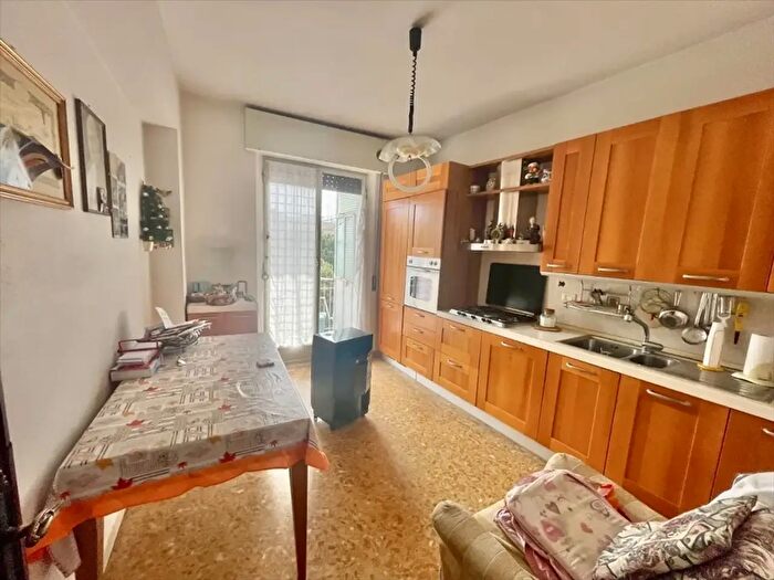 Appartamento quadrilocale in vendita in Viale Calabria, Reggio Calabria