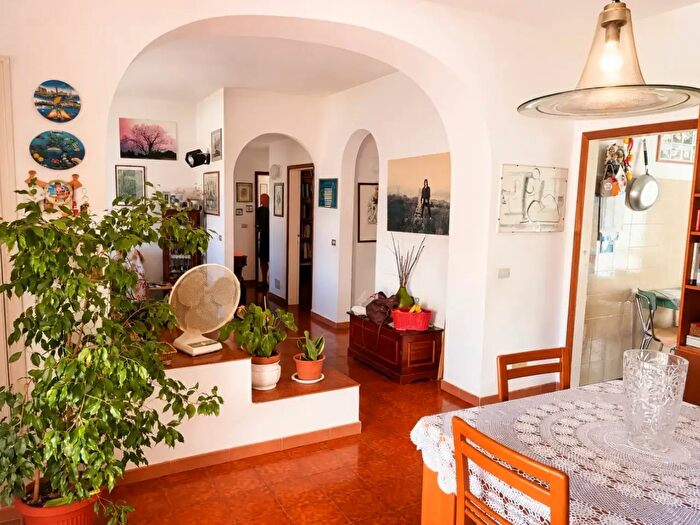 Appartamento con 5 locali in vendita in Portoferraio