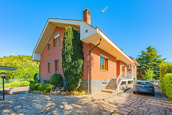 Casa con 12 locali in vendita in Via Givoletto, Caselette