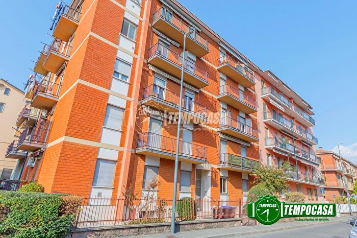 Appartamento trilocale in vendita in Via Giacomo Puccini, Piacenza