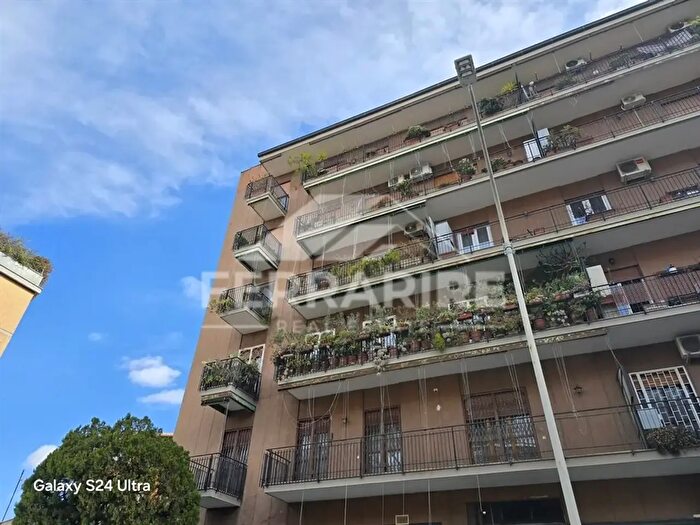 Appartamento trilocale in vendita in Via Leonardo da Vinci, Roma