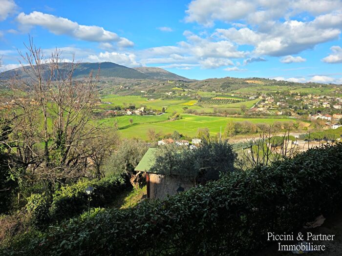 Casa quadrilocale in vendita in Via Pinturicchio, Corciano