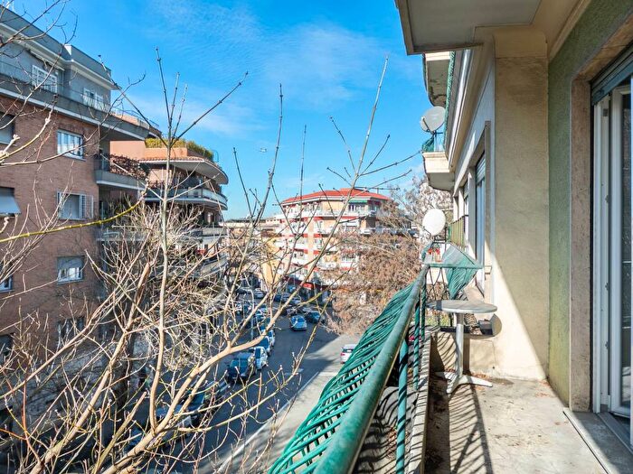 Appartamento con 5 locali in affitto in Via Magliano Sabina, Africano Villa Chigi, Roma