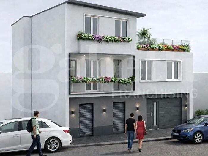 Casa con 5 locali in vendita in Cesa