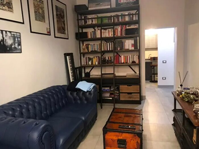 Appartamento trilocale in vendita in Via Cesare Battisti, Modena