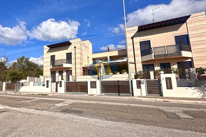 Casa con 5 locali in vendita in Via Fratelli Bandiera, Putignano