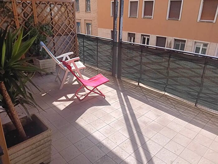 Appartamento con 7 locali in vendita in Livorno