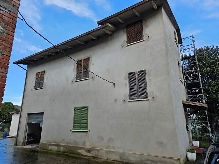 Casa con 10 locali in vendita in Via Beltrand Russel, Magione