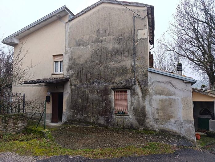 Casa con 5 locali in vendita in Fornovo Di Taro