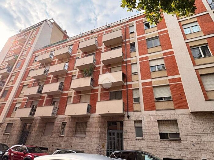Appartamento trilocale in affitto in Via Lodi, Aurora, Torino