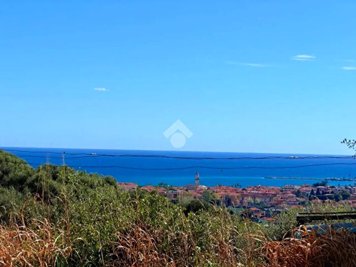 Appartamento bilocale in vendita in Via Case Sparse, Diano Castello