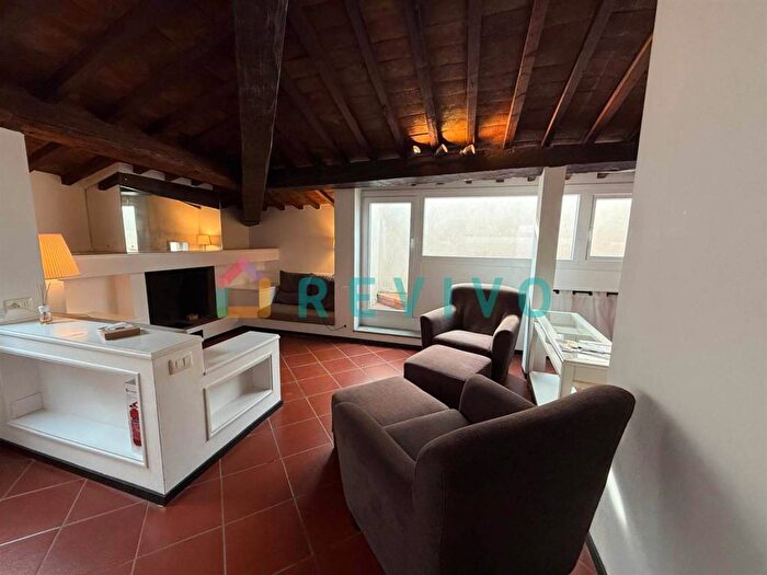 Casa quadrilocale in affitto in Via Montebello, Borgo Ognissanti Il Prato, Firenze