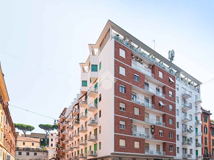 Appartamento trilocale in affitto in Via Candia, Cipro, Roma