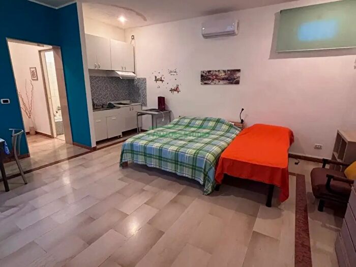 Appartamento monolocale in affitto in Via Cairoli, Bari