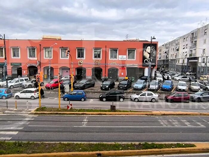 Appartamento quadrilocale in vendita in Via Stadera, Napoli