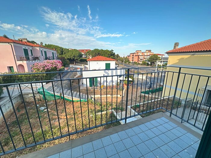 Appartamento bilocale in vendita in Via Castello, Riva Ligure