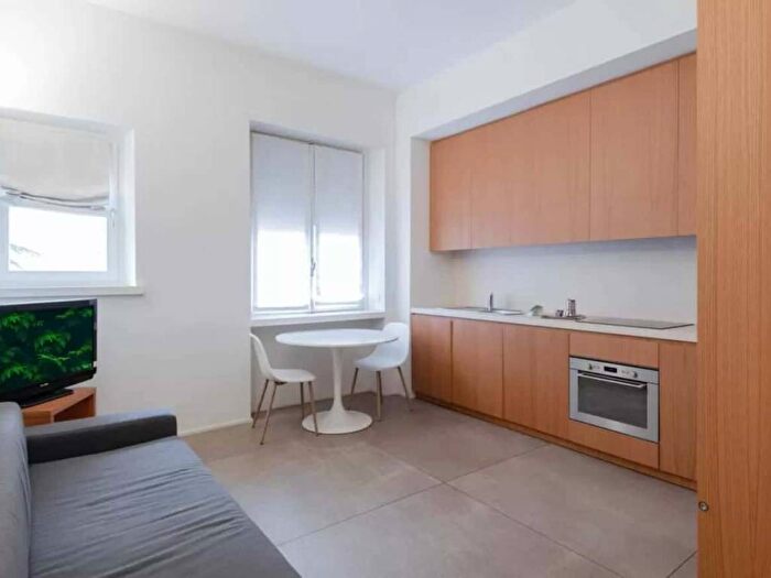 Appartamento bilocale in affitto in Via Meravigli, Duomo, Milano