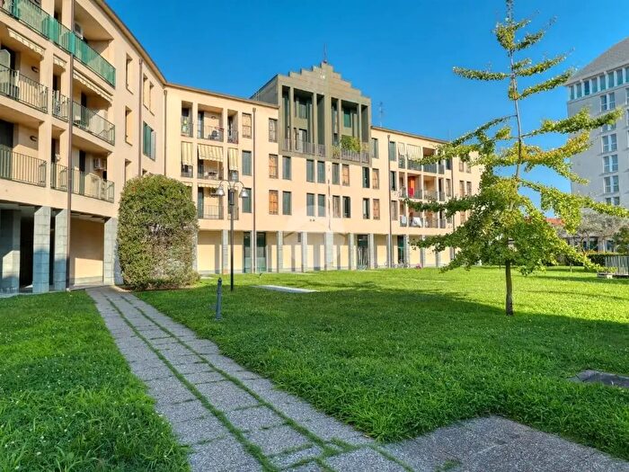 Appartamento trilocale in vendita in Via Magenta, Busto Arsizio