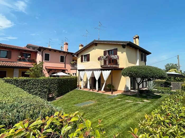 Casa trilocale in vendita in Via Monte Cricco, Castelnuovo Del Garda
