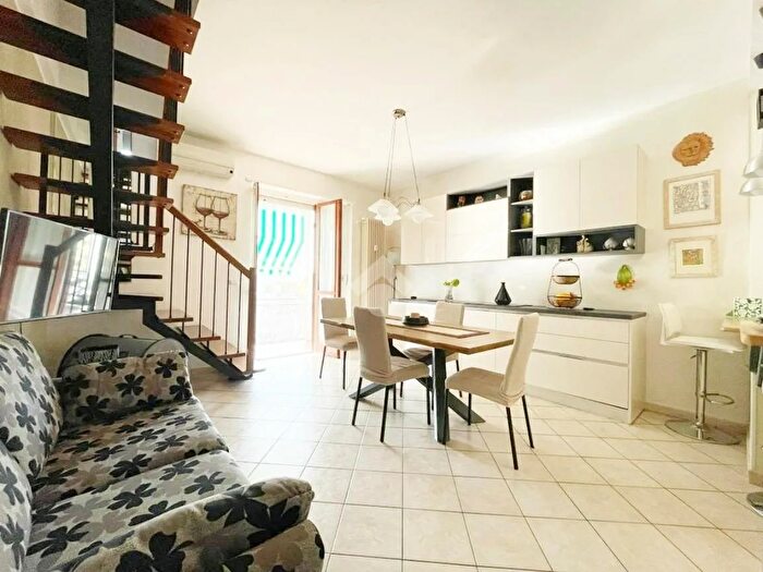 Appartamento quadrilocale in vendita in Via Giovanni XXIII Papa, La Loggia