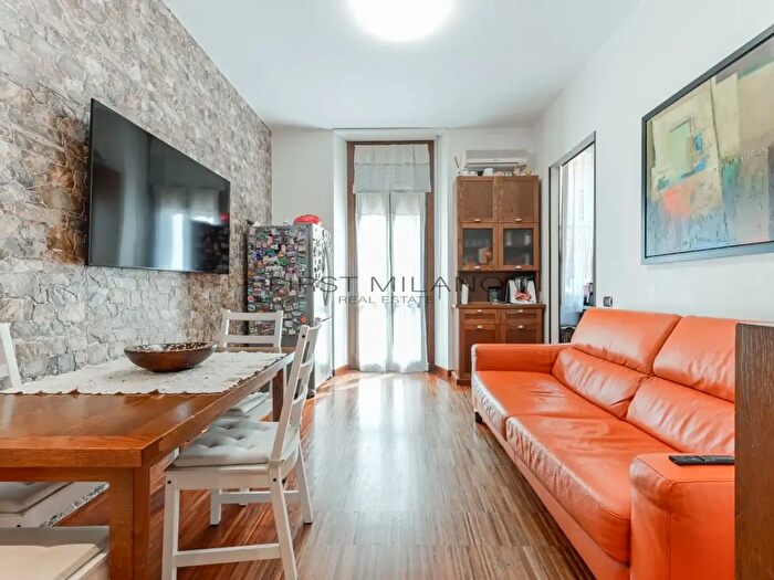 Appartamento trilocale in vendita in Via Zuretti, Milano
