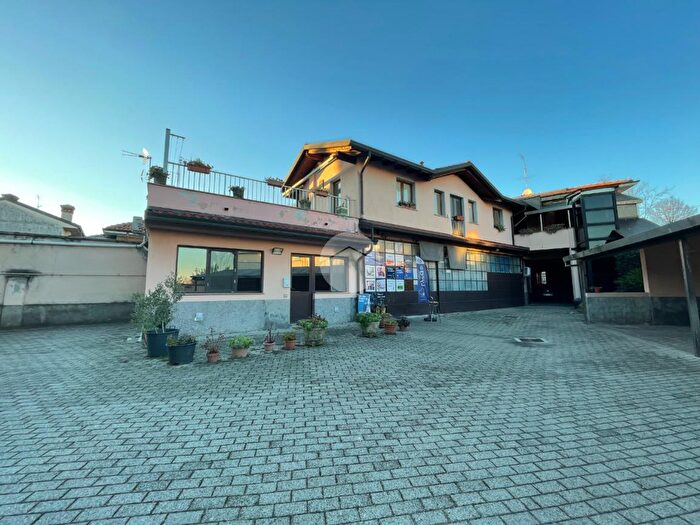 Casa con 5 locali in vendita in Via Boffalora, Magenta