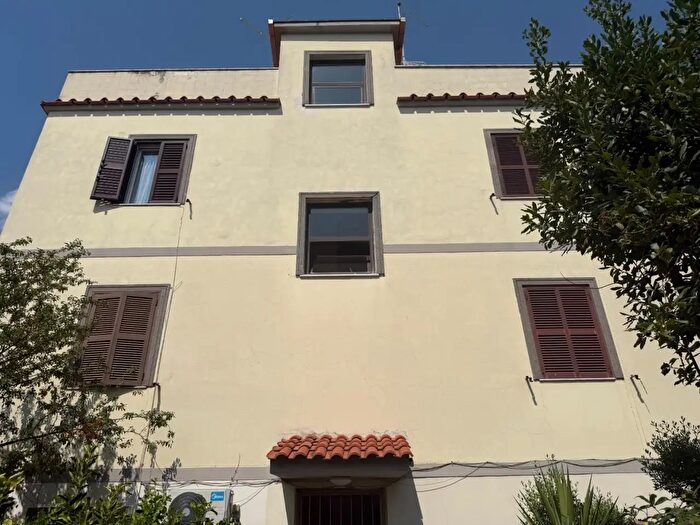 Appartamento trilocale in affitto in Via Francesco Petrarca, Ciampino