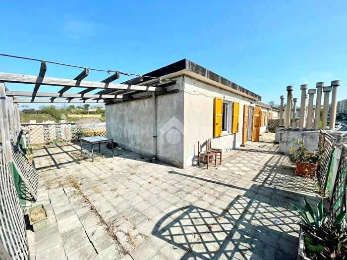 Appartamento trilocale in vendita in Via dei Sessanta, Genova