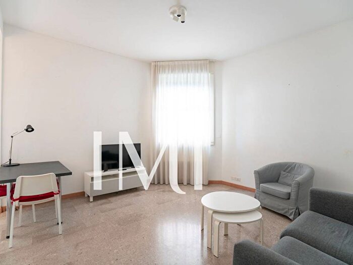 Appartamento trilocale in affitto in Viale Andrea Doria, Centrale, Milano