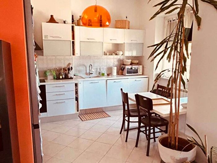 Appartamento trilocale in affitto in Via Vernazza, San Martino, Genova