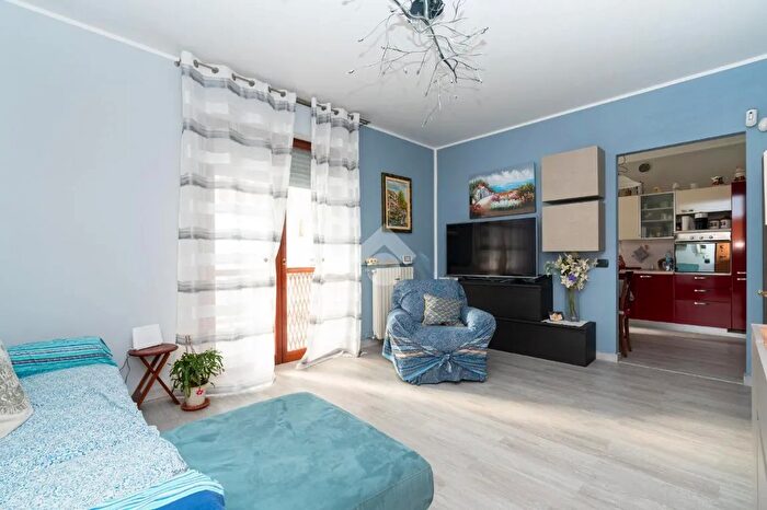 Appartamento con 6 locali in vendita in Via alle Fabbriche, Caselle Torinese