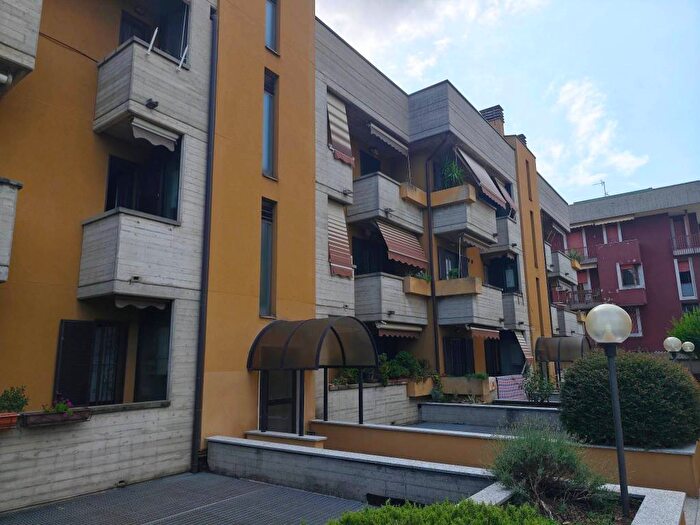 Appartamento quadrilocale in affitto in Via Umberto Tagliabue, Desio