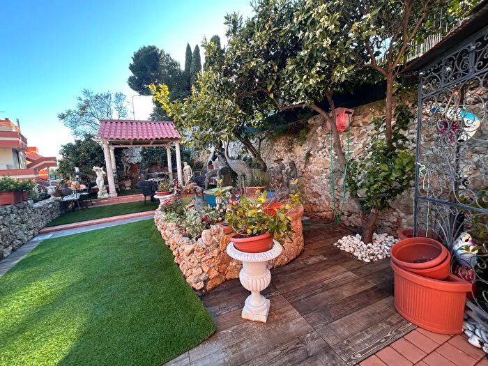Appartamento con 5 locali in vendita in Via Ranzi, Pietra Ligure