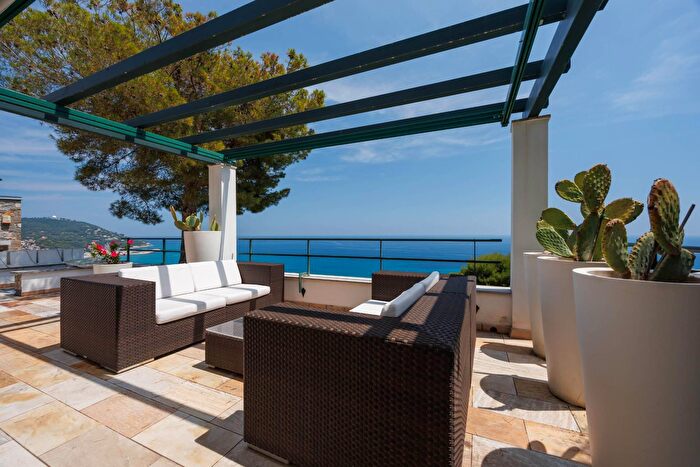 Casa con 5 locali in vendita in Via Aurora, Andora