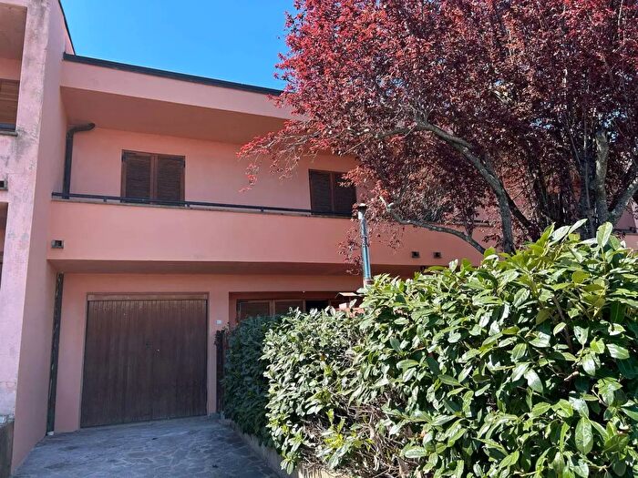 Casa con 5 locali in vendita in Via degli Olivi, Panicale