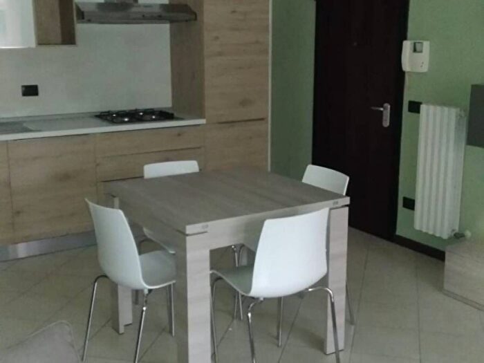 Appartamento trilocale in affitto in via Divisione Acqui, Aeroporto Santa Croce, Reggio Emilia