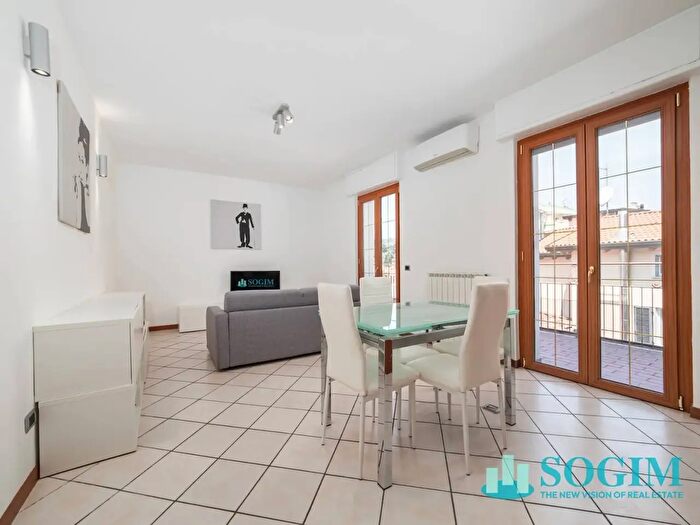Appartamento bilocale in vendita in Viale Lecco, Como