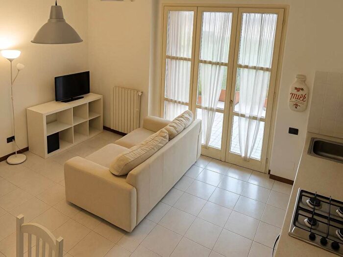 Appartamento trilocale in affitto in Via Anton Giulio Barrili, Cermenate Abbiategrasso, Milano